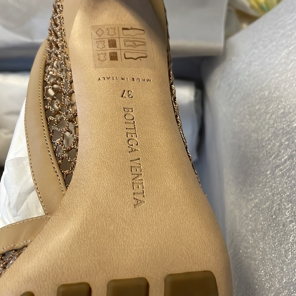 BOTTEGA VENETA Chain-embellished macramé and leather mesh pumps beige 37 - Picture 14 of 14